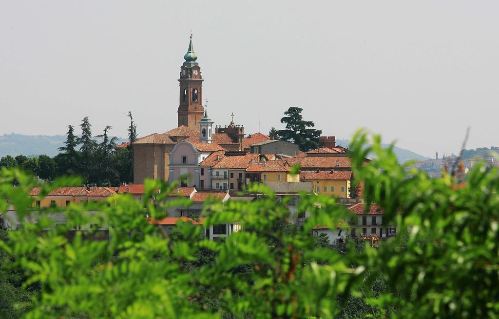 Bricco Pogliani Hotel CastellʼAlfero Esterno foto